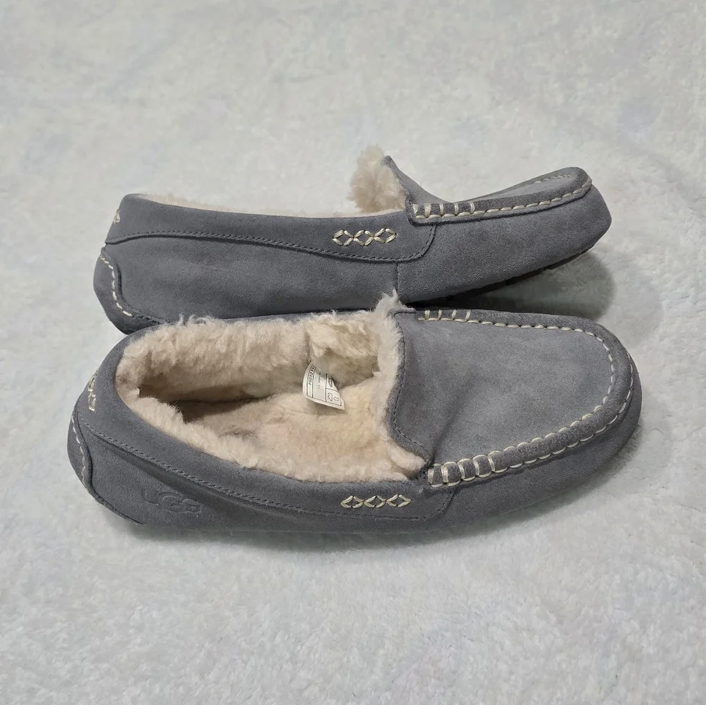 Women's UGG Slippers Suede Sheepskin Ansley Moccasins Slip On Size 9 Light Blue - Picture 3 of 7